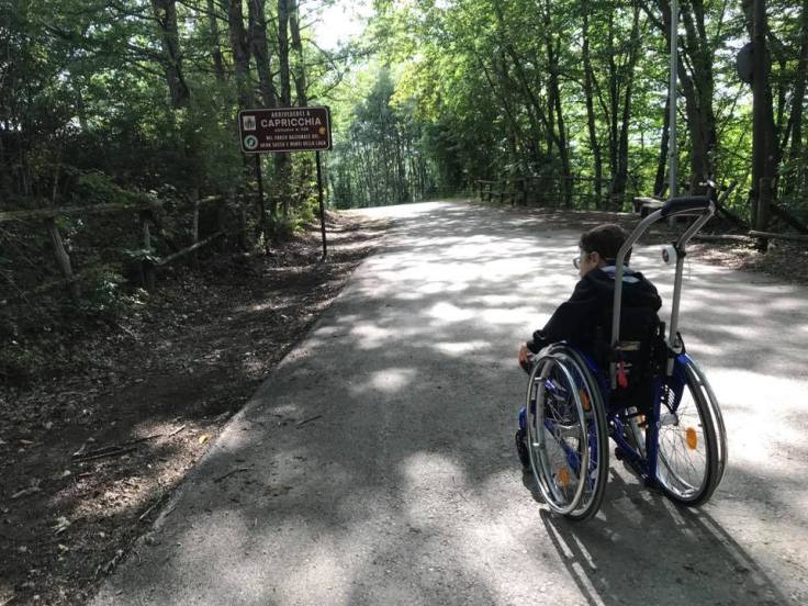 valentina e sirio in sedia a rotelle
