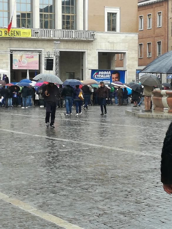 salvini e la piazza vuota